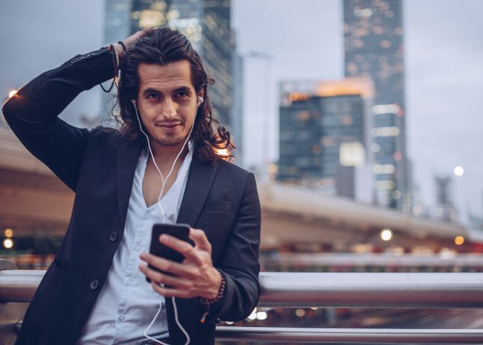 A Quick Guide to Men's Hair Types (& How To Find Your Own)